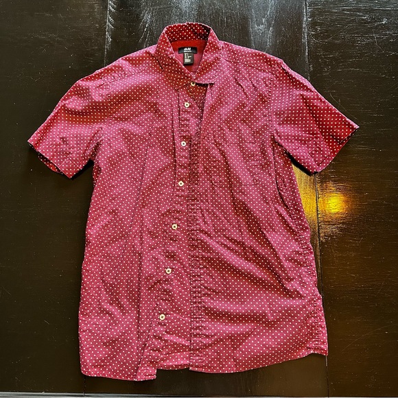H&M Red and White Polkadot Button Down Short Sleeve Shirt - Picture 1 of 5